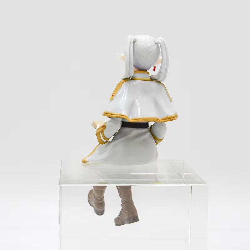 Frieren "Sitzende" Figuren - Frieren™