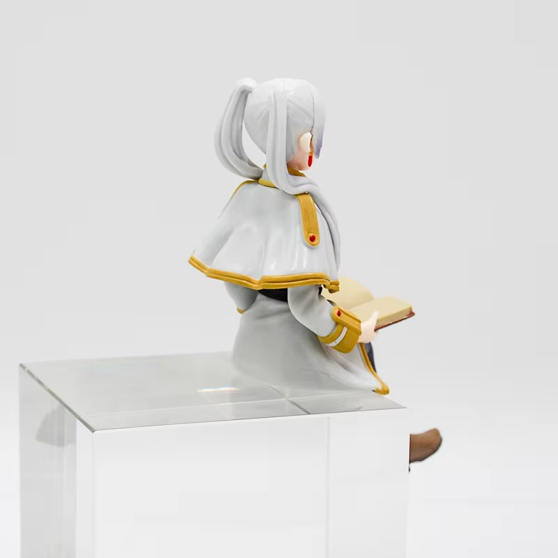 Frieren "Sitzende" Figuren - Frieren™